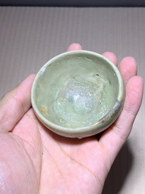 古玩陶瓷館藏級珍品五代十國越窯青瓷束口杯拍賣,當前價格666元