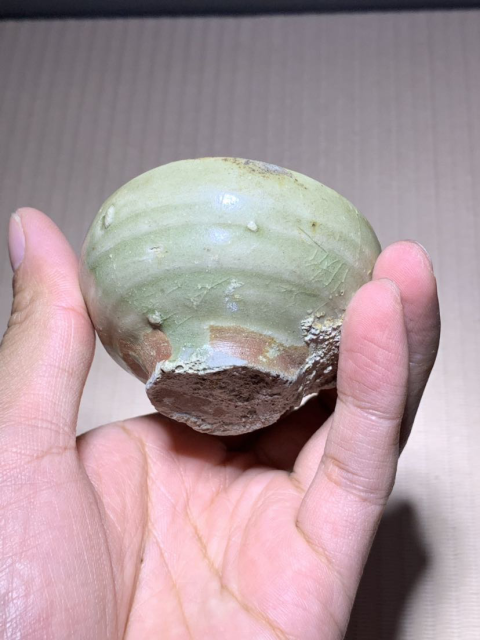 古玩陶瓷館藏級珍品五代十國越窯青瓷束口杯拍賣,當前價格666元