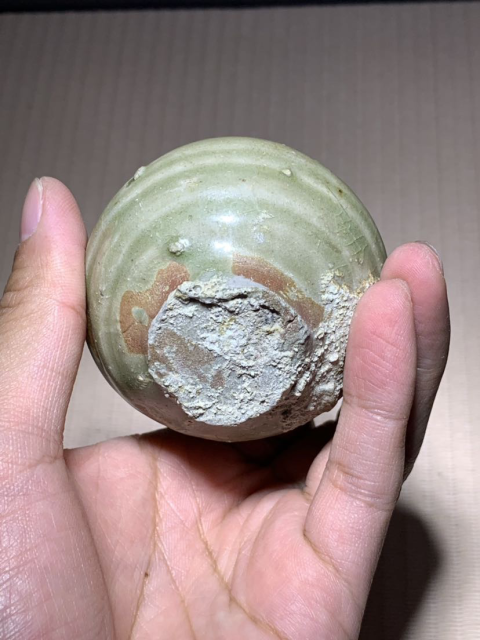 古玩陶瓷館藏級珍品五代十國越窯青瓷束口杯拍賣,當前價格666元