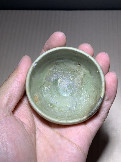 古玩陶瓷館藏級珍品五代十國越窯青瓷束口杯拍賣,當前價格666元
