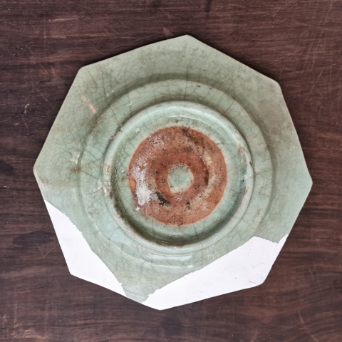 古玩陶瓷龍泉窯青釉八角盤標本拍賣,當前價格0元