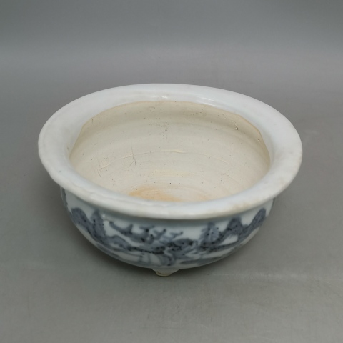 古玩陶瓷清中期青花山水紋三足香爐拍賣，當前價格1300元