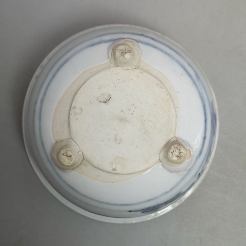 古玩陶瓷清中期青花山水紋三足香爐拍賣，當前價格1300元