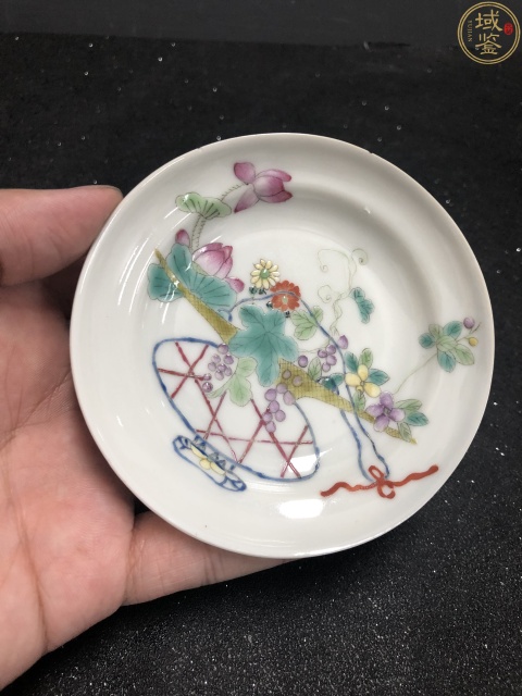 古玩陶瓷大清光緒年製官窯款粉彩提籃花紋盤拍賣,當前價格980元