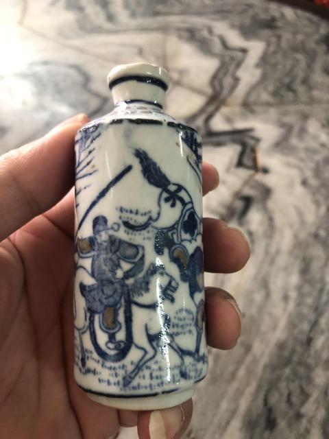 古玩陶瓷青花釉里紅鼻煙壺拍賣，當前價格8500元