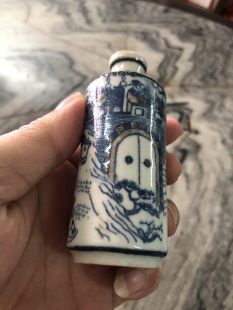 古玩陶瓷青花釉里紅鼻煙壺拍賣，當前價格8500元