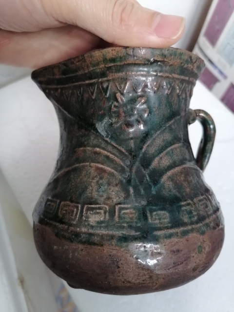 古玩陶瓷明代綠釉印花卉紋三足花澆拍賣,當前價格8500元