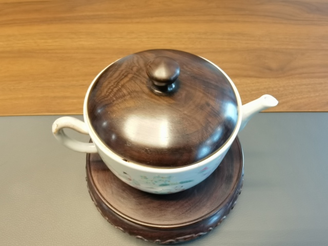 古玩陶瓷宣統年製本朝本款精品粉彩仕女嬰戲圖參壺拍賣，當前價格2980元