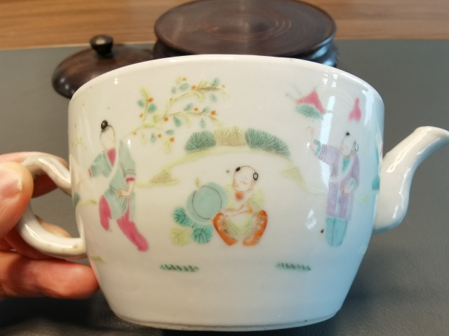 古玩陶瓷宣統年製本朝本款精品粉彩仕女嬰戲圖參壺拍賣，當前價格2980元