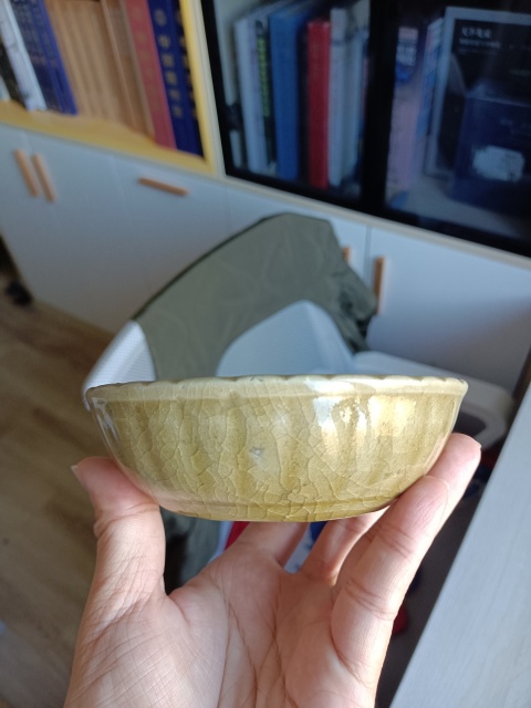 古玩陶瓷元代?龍泉青瓷黃釉蔗椴洗拍賣,當(dāng)前價格1520元