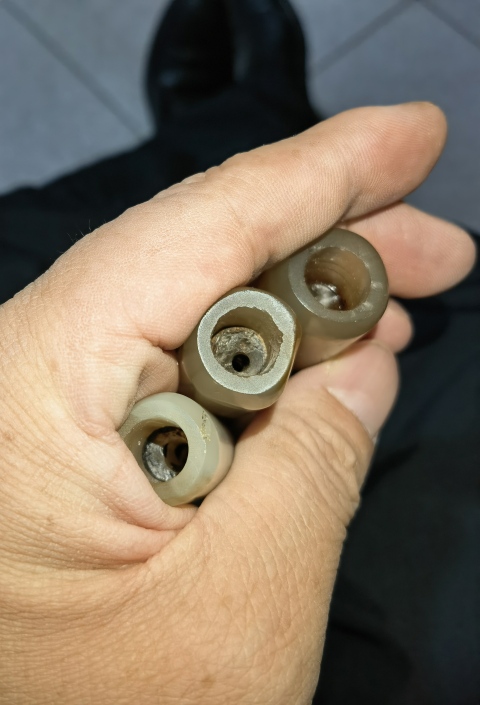 古玩玉器瑪瑙煙嘴拍賣,當前價格1000元