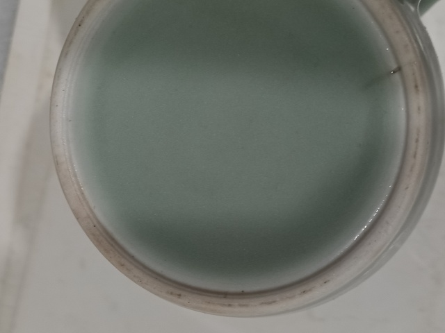 古玩陶瓷豆青釉梅紋杯拍賣，當前價格180元