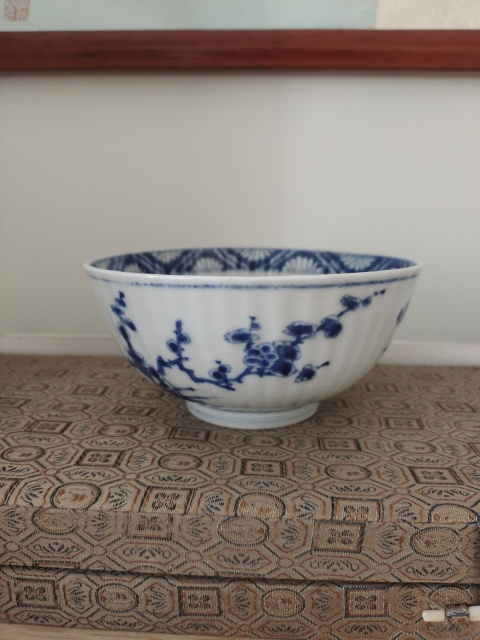 古玩陶瓷康熙青花四季花卉瓜棱碗拍賣,當(dāng)前價格3800元