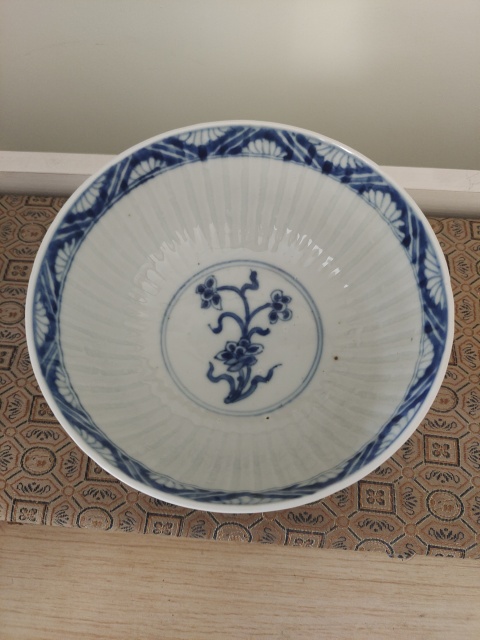 古玩陶瓷康熙青花四季花卉瓜棱碗拍賣,當(dāng)前價格3800元