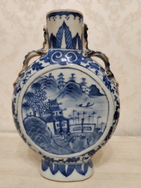 古玩陶瓷滕王閣山水紋青花抱月瓶拍賣(mài)，當(dāng)前價(jià)格5000元
