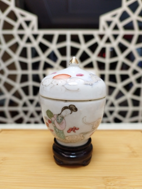 古玩陶瓷天女散花粉彩蓋缸拍賣,當(dāng)前價格680元