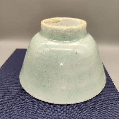 古玩陶瓷實物保真清中期，嘉道豆青釉主人杯拍賣，當前價格299元