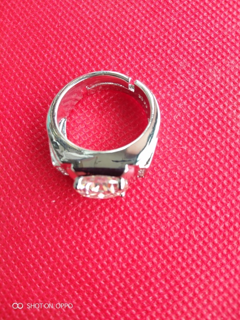 古玩玉器莫桑鉆石戒指拍賣,當前價格398元
