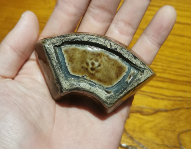 古玩陶瓷清中期米黃釉筆插（文房）拍賣，當(dāng)前價格68元