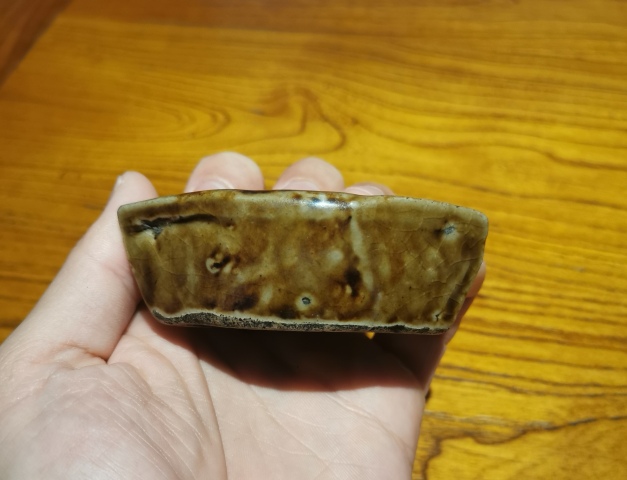 古玩陶瓷清中期米黃釉筆插（文房）拍賣，當(dāng)前價格68元