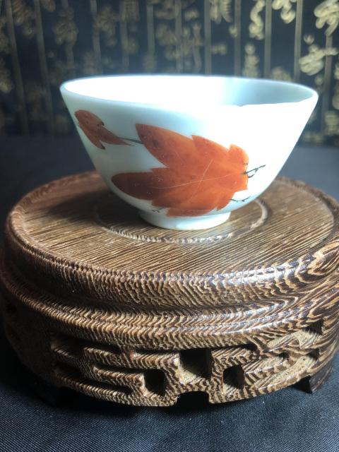 古玩陶瓷礬紅繪楓葉紋壓手杯拍賣，當前價格266元