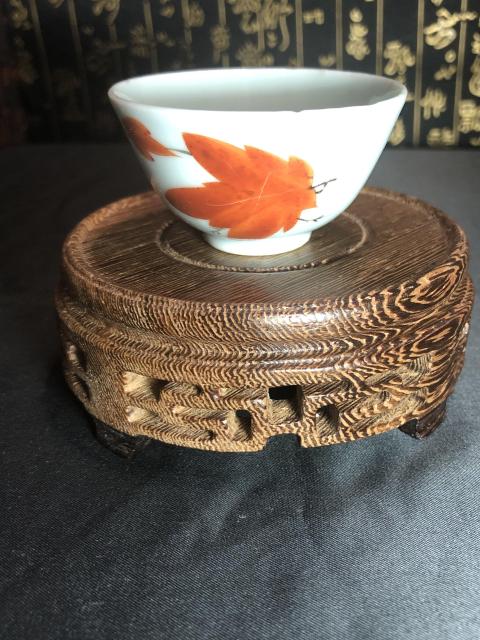 古玩陶瓷礬紅繪楓葉紋壓手杯拍賣，當前價格266元