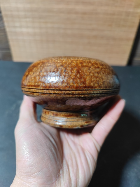 古玩陶瓷創匯?褐釉塔式蓋罐拍賣,當前價格555元