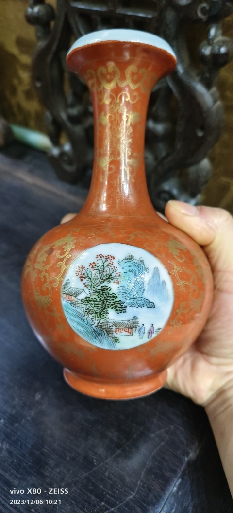 古玩陶瓷胭脂紅描金開窗粉彩山水人物紋賞瓶拍賣,當(dāng)前價(jià)格8888元