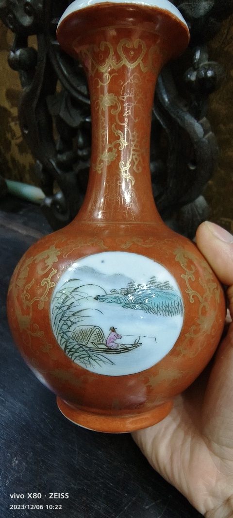 古玩陶瓷胭脂紅描金開窗粉彩山水人物紋賞瓶拍賣,當(dāng)前價(jià)格8888元