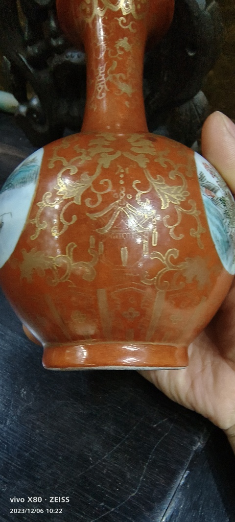 古玩陶瓷胭脂紅描金開窗粉彩山水人物紋賞瓶拍賣,當(dāng)前價(jià)格8888元