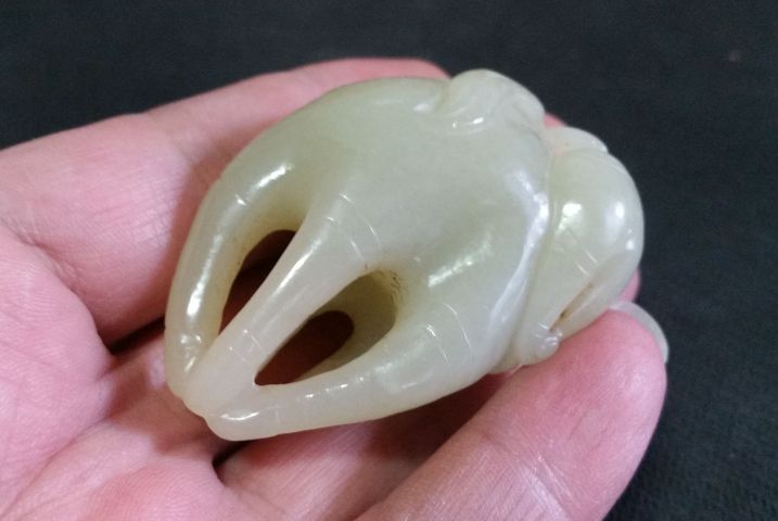 古玩玉器和田青白玉佛手拍賣,當前價格680元