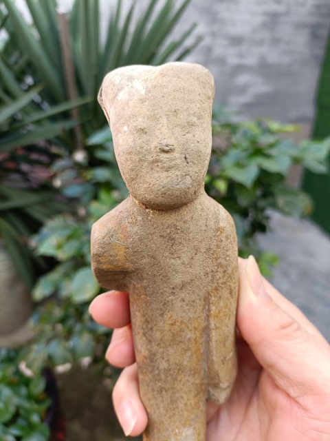 古玩陶瓷館藏級漢代灰陶彩繪人物俑拍賣,當前價格666元