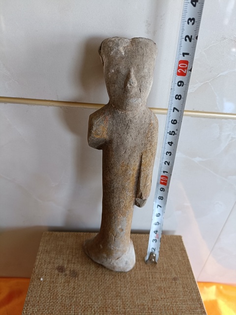 古玩陶瓷館藏級漢代灰陶彩繪人物俑拍賣,當前價格666元
