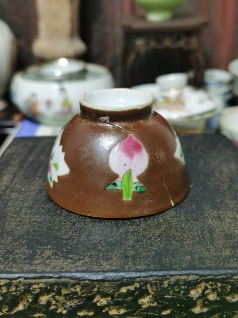 古玩陶瓷紫金釉粉彩花卉紋杯拍賣,當前價格222元