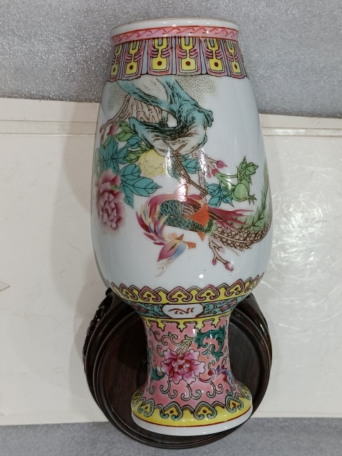 古玩陶瓷粉彩鳳凰牡丹花紋瓶拍賣,當前價格588元