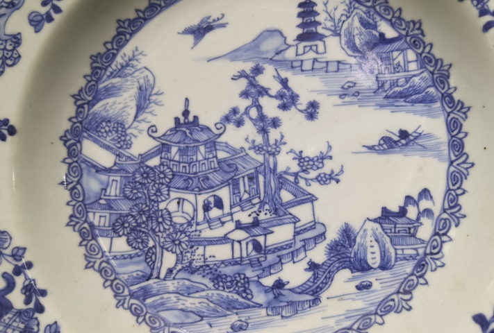 古玩陶瓷乾隆青花亭臺樓閣山水盤拍賣,當前價格2888元
