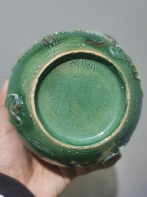古玩陶瓷民國素三彩堆塑一路連科蓋罐拍賣,當(dāng)前價格3888元