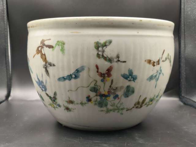 古玩陶瓷晚清粉彩花蝶紋案缸拍賣，當前價格750元