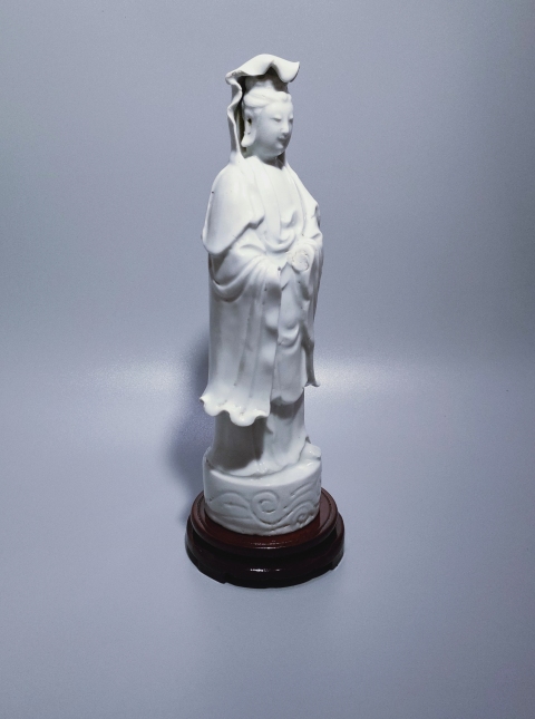 古玩陶瓷清中期德化窯觀音像拍賣,當前價格4000元