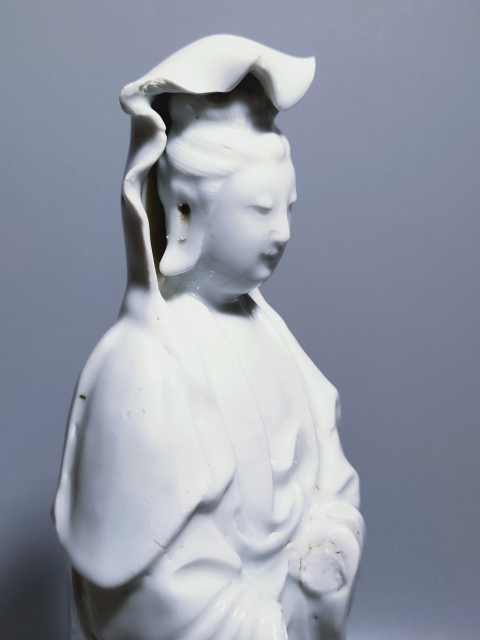 古玩陶瓷清中期德化窯觀音像拍賣,當前價格4000元
