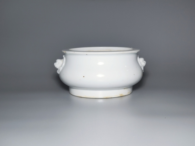 古玩陶瓷清中期德化窯香爐（琴爐）獅耳爐拍賣，當前價格3500元