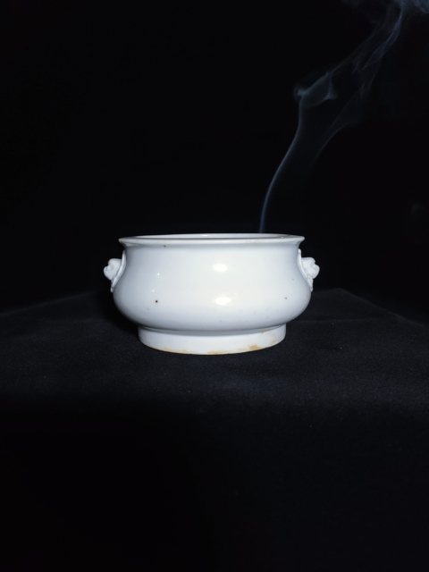古玩陶瓷清中期德化窯香爐（琴爐）獅耳爐拍賣，當前價格3500元
