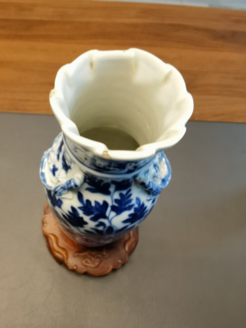 古玩陶瓷寶相花官窯畫片花青花卉紋螭龍紋賞瓶拍賣,當前價格3500元