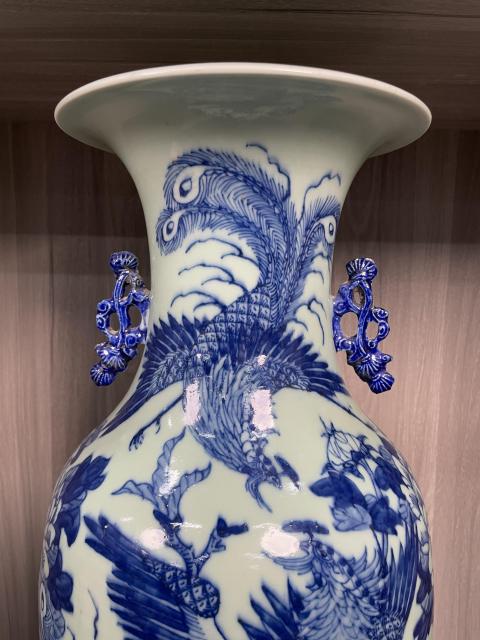 古玩陶瓷清中期 冬青釉青花鸞鳳和鳴紋大賞瓶拍賣，當前價格3800元
