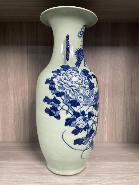 古玩陶瓷清中期 冬青釉青花鸞鳳和鳴紋大賞瓶拍賣，當前價格3800元