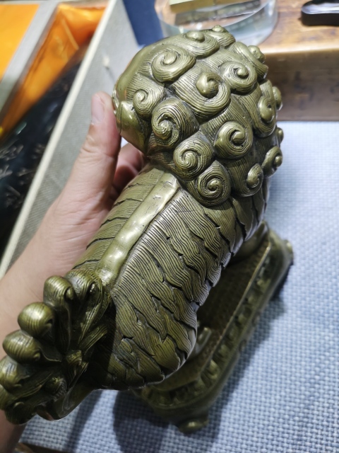 銅獅一對拍賣，當前價格38000元