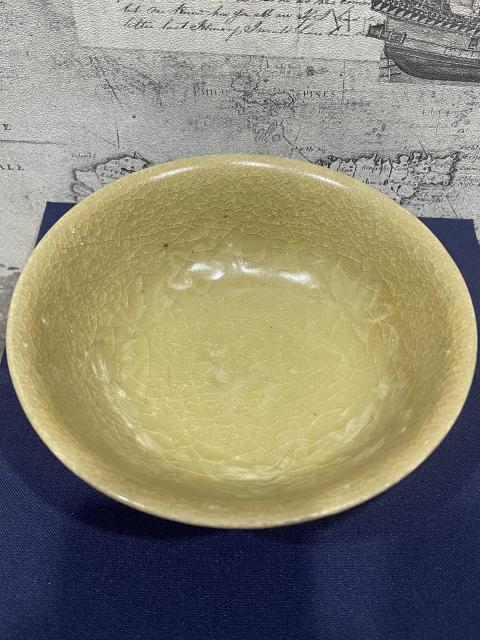 古玩陶瓷龍泉青瓷黃釉印花碗拍賣,當前價格999元