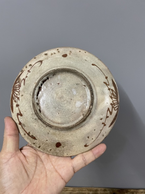 古玩陶瓷紅綠彩一路連科紋折沿盤拍賣,當(dāng)前價(jià)格9600元