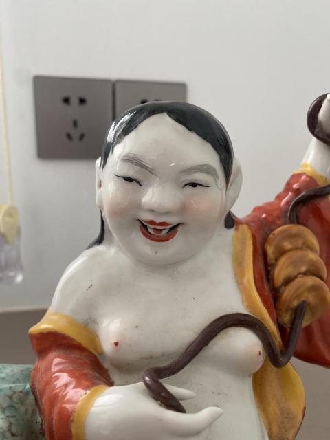 古玩陶瓷民國劉海戲金蟾粉彩塑像拍賣，當前價格1000元