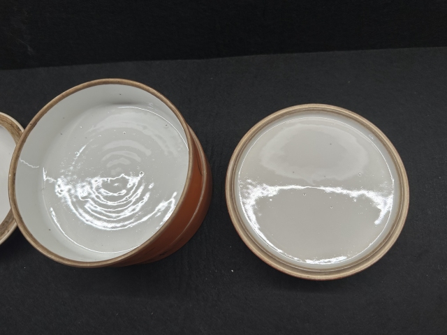 古玩陶瓷**紅釉描金疊盒拍賣,當(dāng)前價(jià)格5500元